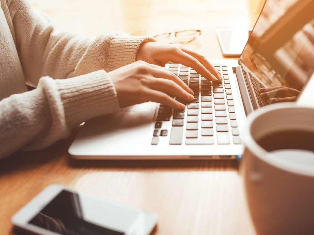 Content-Erstellung und -Planung für ansprechende Social Media Inhalte. Strategische Planung und kreative Erstellung für maximale Reichweite und Engagement.